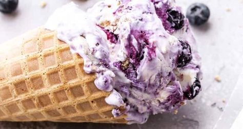 19 No-Churn Ice Cream Recipes You Can Make Without A Machine Lavender Ice Cream Recipe, Cheesecake Shake, Unique Sweets, Blueberry Lavender, Beautiful Baking, Lavender Ice Cream, Frozen Summer, Lemon Ice Cream, Oreo Ice Cream