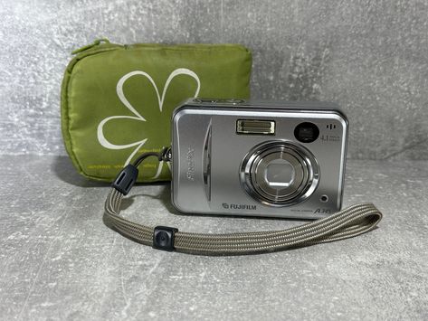 Welcome to my store! Includes: digital camera FUJIFILM A 345 FinePix  4.1 megapixels Cheap Digital Camera, Digi Camera, Vintage Digital Camera, Fujifilm Digital Camera, Camera Fujifilm, Digital Camera Tips, Film Camera Photography, Best Digital Camera, Cute Camera