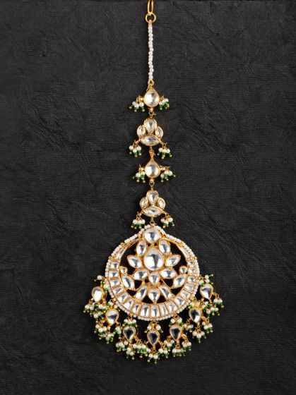 Pearl Maang Tikka, Bridal Maang Tikka, Vintage Indian Jewelry, Tikka Jewelry, Mang Tikka, Bridal Jewelry Sets Brides, Bridal Jewellery Inspiration, Bridal Jewels, Bridal Jewelry Vintage