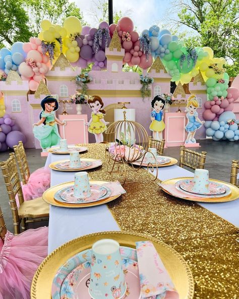 Princess Disney Theme Birthday Party, 1 Birthday Princess Theme, Prince Party Decorations, 3 Años Theme, Princesses Birthday Theme, Disney Princesses Theme Birthday Party, Princess Birthday Party One Year Old, Princess Birthday Theme Ideas, Disney Princesses Birthday Theme