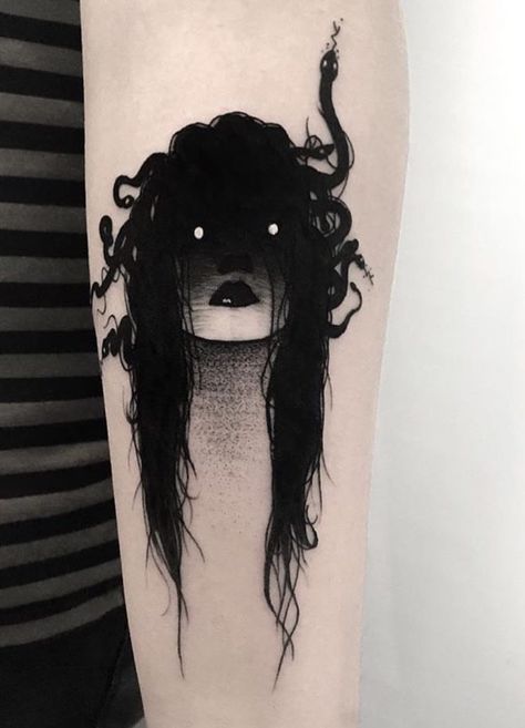 Medusa tattoo Noir Tattoo, Gotik Tattoo, Medusa Tattoo Design, Muster Tattoos, 4 Tattoo, Creepy Tattoos, Geniale Tattoos, Medusa Tattoo, Spooky Tattoos