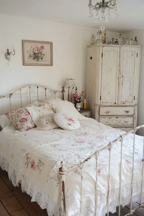 15 Shabby Chic Decor Ideas for Your Home – Everyday Inspo Pink Shabby Chic Bedroom, Vintage Shabby Chic Bedroom, Vintage Inspired Bedroom, Vintage Bedroom Decor, Shabby Chic Decor Bedroom, Bedroom Ideas Inspiration, Iron Bed Frame, Guest Bedroom Decor, Bedroom Decor For Teen Girls