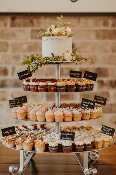 Cupcake Wedding, Mini Cupcake, Cupcake Display, Wedding Dessert Table, Wedding Cakes With Cupcakes, Future Wedding Plans, Cute Wedding Ideas, Wedding Cupcakes, Wedding Mood Board