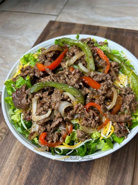 Meals By Desha - Steak & Onion Salad!! Step by Step... Kinds Of Steak, Chicken Sausage Pasta, Onion Salad, Perfect Keto, Sausage Pasta, Broccoli Beef, Chicken Sausage, Step By Step Instructions, Broccoli