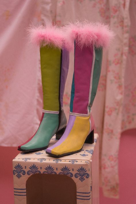 Eccentric Boots, Funky Loafers, Colourful Closet, Funky Boots, Clothes Painting, Three Pigs, Kitsch Fashion, Big Boots, Shoe Room