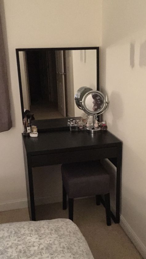 The finished product! IKEA Micke desk with Stave mirror and Nils stool. Also used Godmorgan 3 set trays for internal organisation Ikea Micke Desk, Ikea Micke, Micke Desk, Girl Apartment, Make Up Desk Vanity, Dekorasi Kamar Tidur, Diy Vanity, Bedroom Desk, Bohemian Bedroom Decor