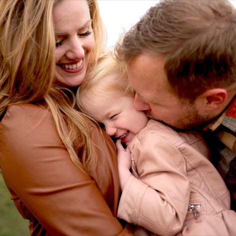 A family of three hugging outdoors in a field at North Park, PA. Pittsburgh Photography, Fall Photoshoot Family, Park Family Photos, Outdoor Family Photoshoot, First Family Photos, Lifestyle Family Photography, Winter Family Photos, Family Christmas Card Photos, 1st Birthday Pictures