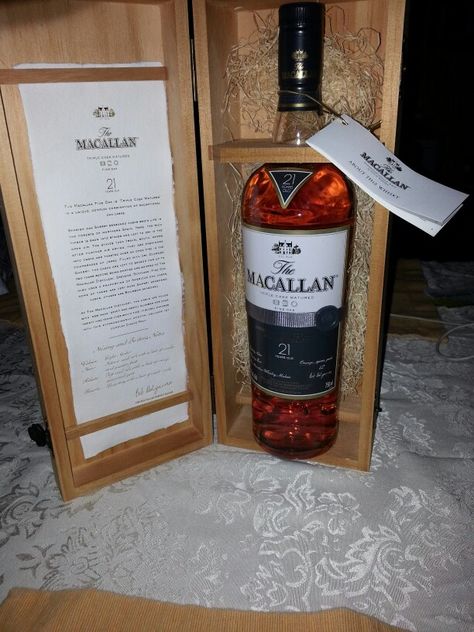 Macallan 21 one my favorite gifts. Mcallen Whiskey, Macallan Whisky, Alcohol Store, Single Malt, Macallan Whiskey Bottle, Favorite Things Gift, Scotch, Whiskey Bottle, Alcoholic Drinks