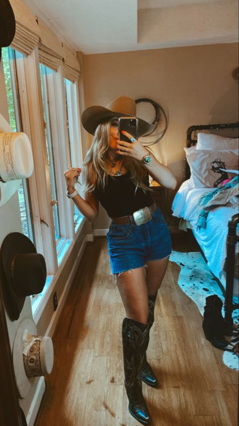 Western style, cowgirl boots, outfit inspo, Nash style, forth worth style, cowgirl Western Outfits Women With Shorts, Cowboy Hat Outfit Woman Summer, Western Shorts Outfits Women, Cute Texas Outfits, Shorts Western Outfits, Rodeo Fits For Women, Cowboy Boots And Shorts Outfit Summer, Hot Cowgirl Outfit Summer, Western Outfit Shorts