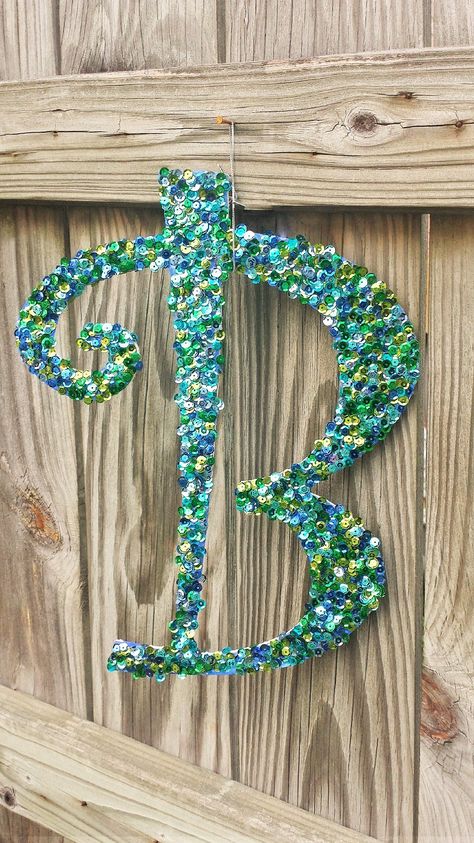 Sequin Crafts Diy, Letter Tutorial, Diy Sequin, Sequins Diy, Letter Craft, Sequin Crafts, Budget Crafts, Rainy Day Crafts, Bling Crafts