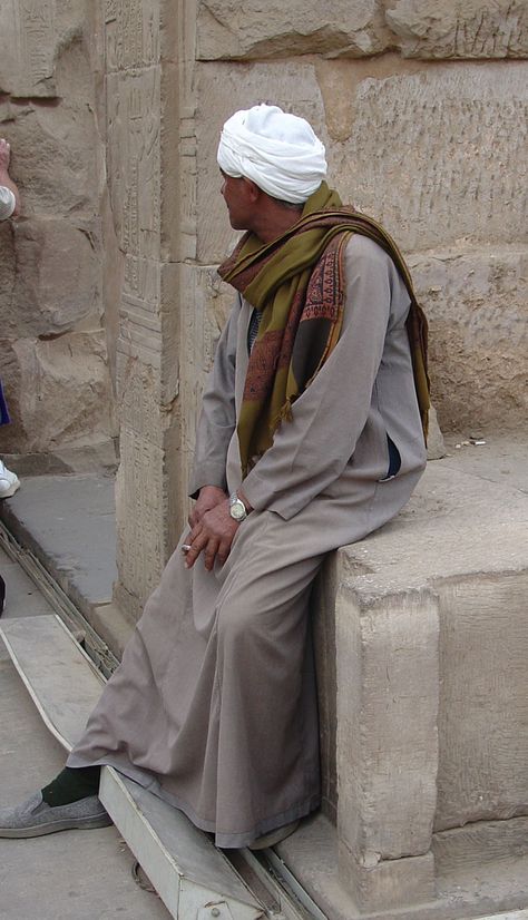 Egypt Clothing Male, Egyptian Street Fashion, Egypt Traditional Clothing Men, Medieval Egyptian Clothing, Egyptian Lifestyle, Egypt Clothes, Upper Egypt People, Egyptian People, Upper Egypt