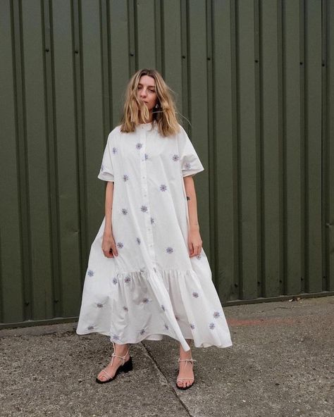 Latest Dress Trends, Ugly Dresses, Summer Dress Trends, Maxi Robes, Mode Vintage, Looks Style, Smock Dress, Trending Dresses, Spring Dresses