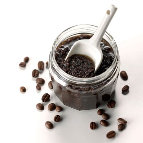 How to Make a DIY Coffee Scrub Girl Vanity, Leftover Coffee, Face Scrub Recipe, Coffee Scrub Diy, Homemade Facial, Coffee Face Scrub, Face Body Scrub, Homemade Ideas, Simple Pantry