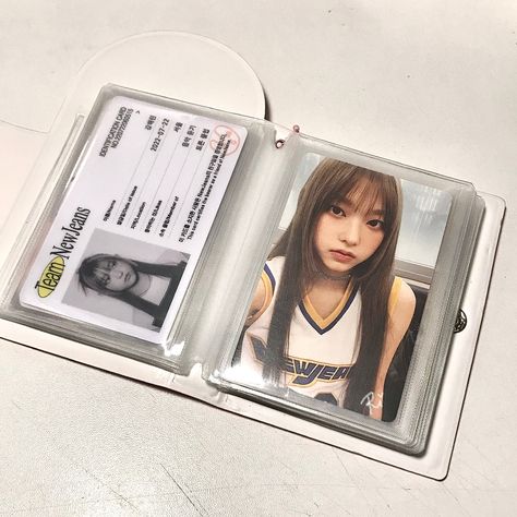 @jwluvss on ig #haerin #newjeans #photocards #collection #kpop #white Newjeans Jersey, Ami Core, Newjeans Photo Card, Kpop Photocards Collection, Haerin Photocard, Newjeans Photocard, Sam Core, Stationary Haul, Packing Photocard