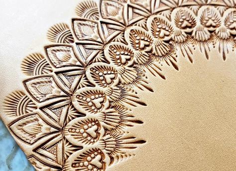 Leather Mandala, Leather Stamping Patterns, Leather Patterns Templates, Diy Leather Working, Handmade Leather Work, Leather Jewelry Making, Leather Working Patterns, Leather Tooling Patterns, Tooling Patterns