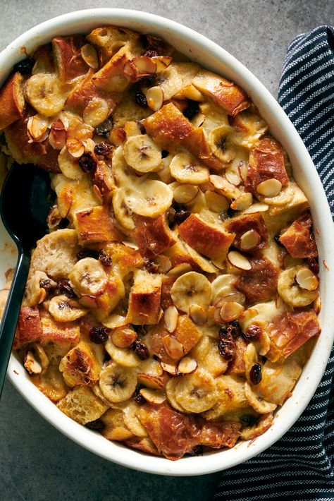 Mexican Bread Pudding Recipe, Capirotada Recipe, Mexican Bread Pudding, Recipes For Baking, Cookies Banana, Pastry Ideas, Pumpkin Bread Pudding, Mexican Bread, Strawberry Balsamic