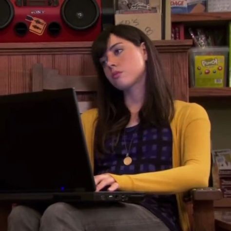 April Ludgate Aesthetic, April Ludgate Fashion, Parks And Recs, April Ludgate, Internal Family Systems, Flower Princess, Laugh Track, Aubrey Plaza, Under My Skin