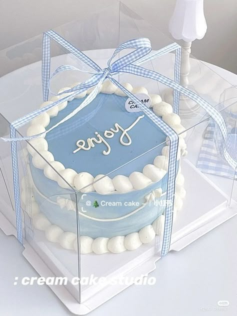 Blue Mini Cakes Ideas, Blue Mini Cake, Blue Cake Designs Birthday, Korean Cake Ideas, Boys 18th Birthday Cake, Teachers Day Cake, Pastel Rectangular, Small Birthday Cakes, Artist Cake