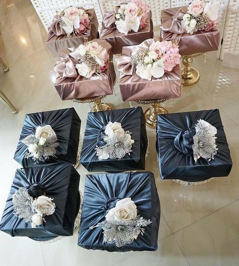 Hidden Hantaran Ideas, Dulang Hantaran Ideas, Hidden Hantaran, Hantaran Ideas, Engagement Gift Baskets, Dulang Hantaran, Wedding Gift Pack, Creative Wedding Gifts, Bridal Gift Wrapping Ideas