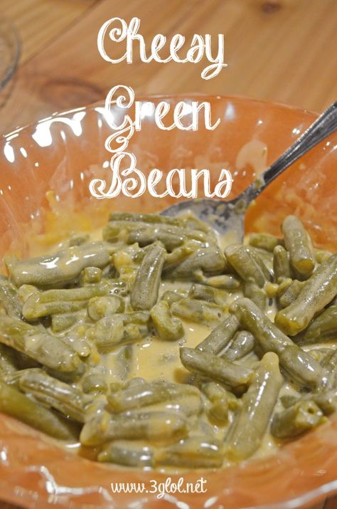 Cheesy Green Bean Recipes, Green Bean Side Dish Recipes, Cheesy Green Beans, Easy To Cook Recipes, Beans In Crockpot, Green Beans Side Dish, Friendsgiving Food, Eat Vegetables, Green Eating