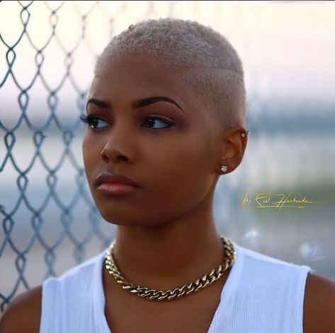 Fro With Bangs, Different Curl Patterns, Blonde Undercut, Fade Haircut Women, Low Cut Hairstyles, Short Platinum Blonde Hair, Short Textured Hair, Bald Head Women, Shaved Hair Cuts