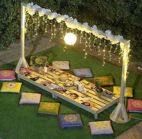 Picnic Party Decorations, Rooftop Restaurant Design, Outdoor Restaurant Design, Terrace Decor, Picnic Decorations, Garden Party Decorations, Rooftop Restaurant, Outdoor Restaurant, Backyard Party