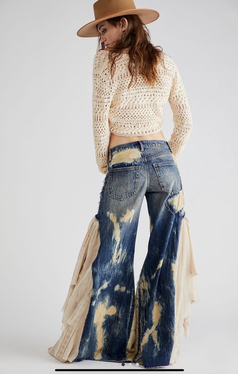 Flair Jeans Outfit, Lace Jeans, Blue Jeans Crafts, Boho Denim, Make Your Own Clothes, Denim Ideas, Upcycle Jeans, Denim Diy, Embellished Jeans