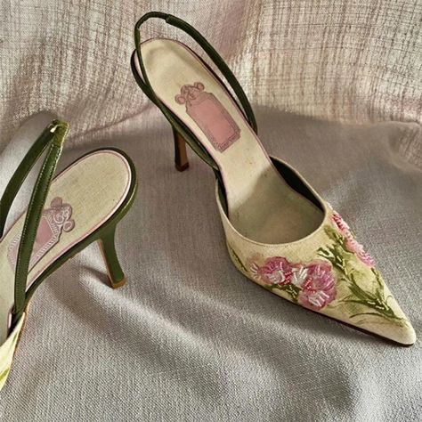 LBSFY - Embroidered Stiletto Heel Sandals Women Elegant High Heels Slingback Sandals 2024 Summer China Embroider Pointed Toe Pumps Women Dr Shoes, Elegant High Heels, Green Heels, Fancy Shoes, Aesthetic Shoes, Shoe Inspo, Swag Shoes, Shoe Covers, Mode Inspo