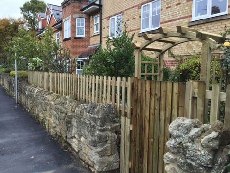 Stone And Wood Fence Ideas, Palisade Fence, Rustic Garden Fence, Garden Gates And Fencing, Gates And Fences, Pool Backyard, Backyard Pool Landscaping, Fence Gate, Garden Gate