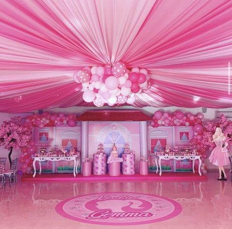 Barbie Theme Quinceanera, Barbie Sweet 16 Party, Party Ceiling Decorations, Barbie Birthday Party Ideas, Barbie Castle, Barbie Decorations, Barbie Pool Party, Barbie Pool, Barbie Bday