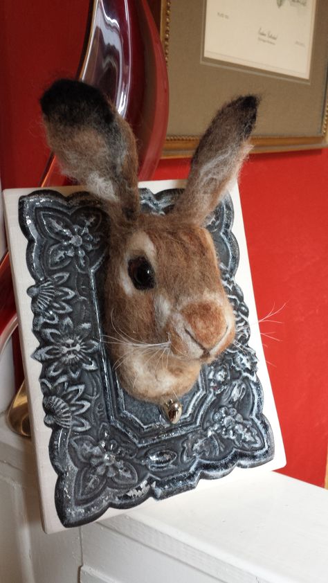 Hand made needlefelt rabbit head mounted on antique metal doorplate Needle Felt Taxidermy, Felt Rabbits, Felt Animal Heads, Felted Sculpture, Felted Rabbit, Trophy Head, Mache Art, Rabbit Head, Paper Mache Art