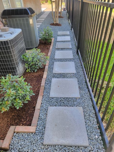 20x20 pewter color stepping stones with blackstar gravel Stepping Stones Pathway In Lawn, Pea Gravel And Stepping Stones, Rock Stepping Stones Pathways, Pea Gravel Pathway, Pea Gravel Backyard, Stepping Stones Pathway, Pea Gravel Garden, Gravel Landscaping, Landscape Curbing