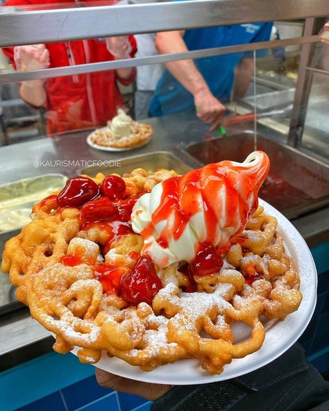 Homemade Funnel Cake, Fried Recipes, Funnel Cake Recipe, Funnel Cakes, Canada Food, Homemade Caramel Sauce, Fudge Sauce, Funnel Cake, Homemade Caramel