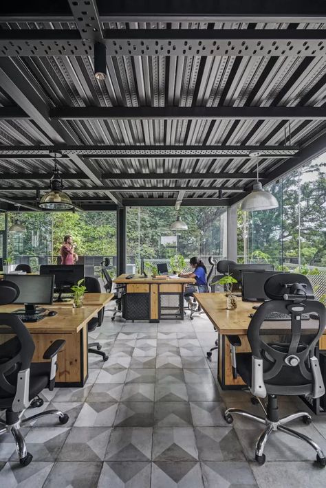 50 Most Efficient Office Interior Design Ideas in India 2023 Modern Industrial Office Space, Warehouse Interior Design, Factory Office Design, Plywood Showroom, Office Interior Design Modern Workspaces, Office Open Space, Modern Industrial Office Design, School Elevation, Green Office Design