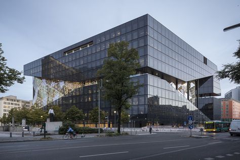 Axel Springer Campus / OMA | ArchDaily Oma Architecture, Rem Koolhaas, Glass Building, West Berlin, Glass Facades, Exhibition Space, Office Building, Faceted Glass, Aerial View