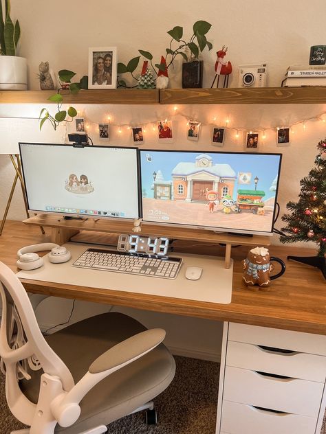 Gaming Desk Decor, Desk Decor Ideas, Cozy Desk, Cozy Office, Gamer Room Decor, Cozy Home Office, Office Room Decor, Study Room Decor, Cozy Room Decor