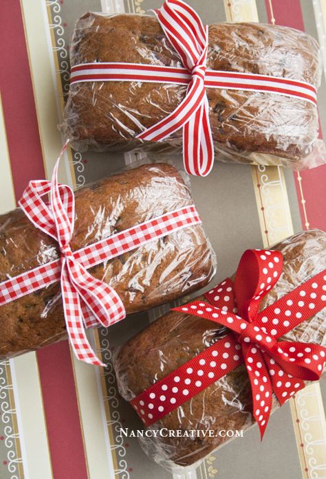 Made this for office staff gifts.  They loved it.  This recipe will make 2, 8"x4" loaves that were 3 inches tall.  Bake time was 35-40 minutes Bread Gifts, Christmas Cookies Packaging, Bake Sale Packaging, Mini Loaves, Bread Packaging, Diy Food Gifts, Pumpkin Chocolate Chip Bread, Cake Wraps, Christmas Food Gifts