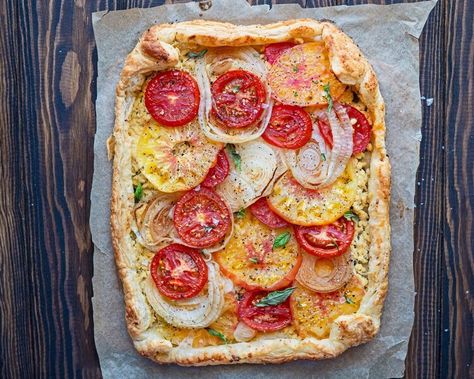 Puffed Pastry, Tofu Ricotta, Vegan Ricotta, Onion Tart, Vegan Recipes Beginner, Meatless Recipes, Tomato Tart, Heirloom Tomato, Vegan Parmesan