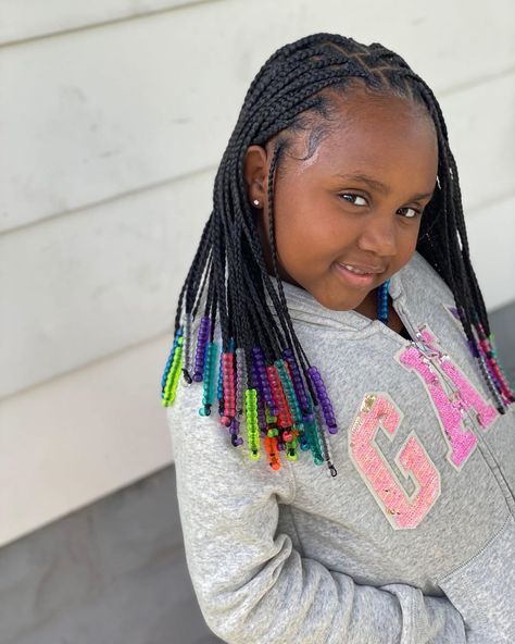 6,083 Likes, 25 Comments - Destiny (@destinedcreationz_) on Instagram: “Des Loves The Kids 🥰🥰😍😍 small “kid” Knotless W/Beads ❤️❤️❤️ 🥊Issa KNOTless KNOCKout 🥊And She’s…” Toddler Knotless Braids With Beads, Kids Knotless Braids, Black Toddler Girl Hairstyles, Knotless Braids With Beads, Kids Box Braids, Small Knotless, Knotless Box Braids, Small Box Braids, Kid Braid Styles