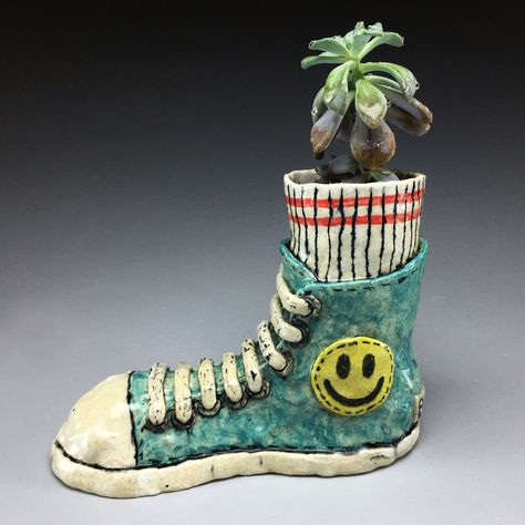 Planter Ceramic Ideas, Ceramic Shoes Ideas, Fashion Ceramics, Shoes Sculpture, Monster Pottery Ideas, Ceramics Planter, Ceramic Shoes Sculpture, Ceramic Art Pots & Planters, Clay Shoes