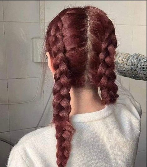 Red hair color idea Pretty Red Hair, Wine Red Hair, Korean Hair Color, Wine Hair, Red Hair Inspo, Hair Inspiration Long, Hair Color Streaks, Dyed Hair Inspiration, Effortless Hairstyles