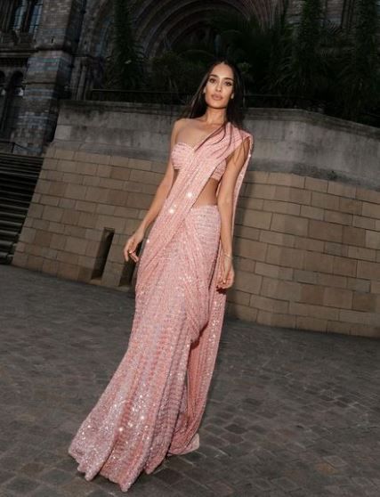 Designer Indian Wear, Lisa Haydon, Arpita Mehta, Delayed Gratification, Trendy Outfits Indian, Indian Outfits Lehenga, Fancy Sarees Party Wear, Modern Saree, Traditional Indian Dress