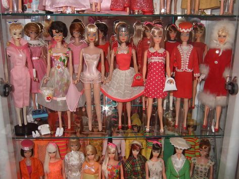 1970s Dolls, Barbie Dolls For Sale, Barbie Food, Skipper Doll, Barbie Skipper, Curvy Barbie, Vintage Barbie Clothes, Barbie Doll House, Barbie Life