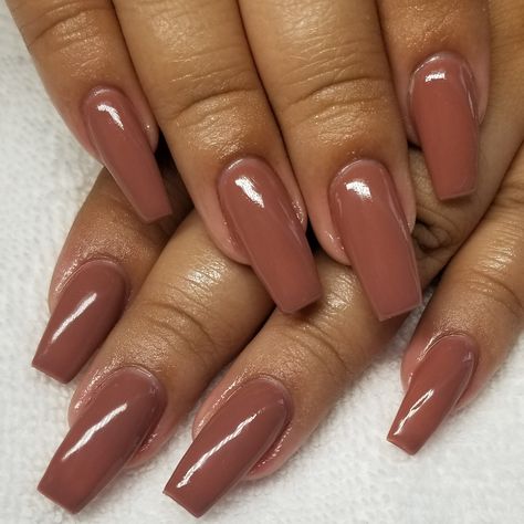 Warm Nude Nails, Gel Nails On Dark Skin Hands, Dark Nude Acrylic Nails, Nude Nails Dark Skin Tone, Nude Tone Nails, Neutral Nails For Fall, Nude Nails For Black Women, Nude Nails Black Women, Nude Nails For Brown Skin