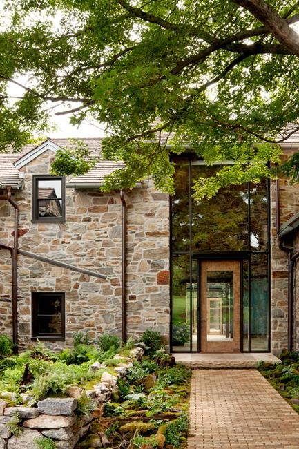 country home with antique stone walls and large windows Antique Stone Wall, Old Country Houses, Rural House, Foyer Design, Exterior Stone, Design Exterior, Style At Home, Stone Houses, Stone House