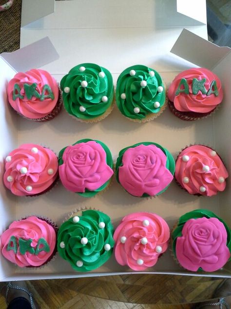 Alpha Kappa Alpha Cupcakes AKA cupcakes Aka Cupcakes, Alpha Kappa Alpha Crafts, Sorority Cookies, Aka Birthday, Aka Party, Kappa Kappa Psi, Aka Sorority, Phi Beta Sigma, Kappa Alpha Psi