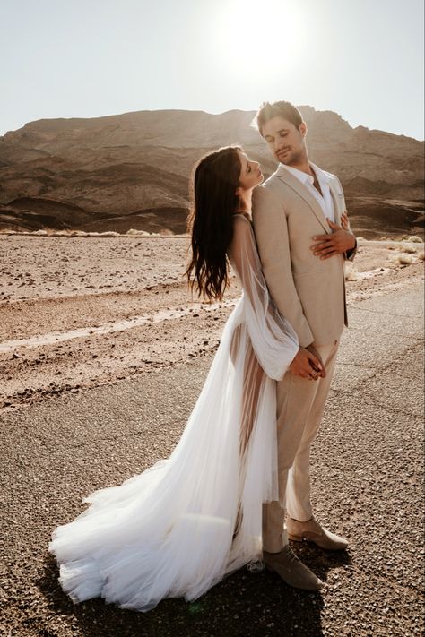 Wedding photography , Timna Valley, desert style #weddingphotography #savethedate #couplegoals #couplesphotography #wedding Wedding Photos In Desert, Desert Engagement Shoot Outfit, Desert Aesthetic Wedding, Wedding Desert Photoshoot, Pre Wedding Desert, Dessert Wedding Photos, Boho Wedding Photoshoot, Desert Bridal Shoot, Desert Wedding Pictures