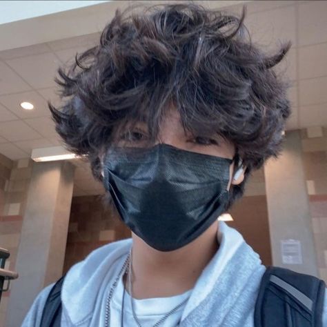 Messy Fluffy Hair Guy, Man With Fluffy Hair, Male Wolfcut Hairstyle, Akuma Aesthetic, Messy Male Hair, Male Messy Hair, Boy Messy Hair, Long Hair Styles Men Curly, Fluffy Hair Male