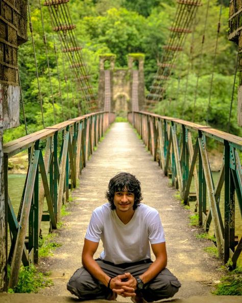 Shantanu Maheshwari, Hogwarts Express, Vibe Song, Tv Actors, Good Vibe Songs, Railroad Tracks, Good Vibes, Hogwarts, Dream Wedding