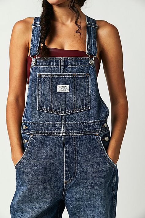 Levis Overalls, Vintage Summer Outfits, Throwing Fits, Vintage Overalls, Overalls Outfit, Weather Outfits, Leg Design, Casual Summer Outfits, Fall 2024